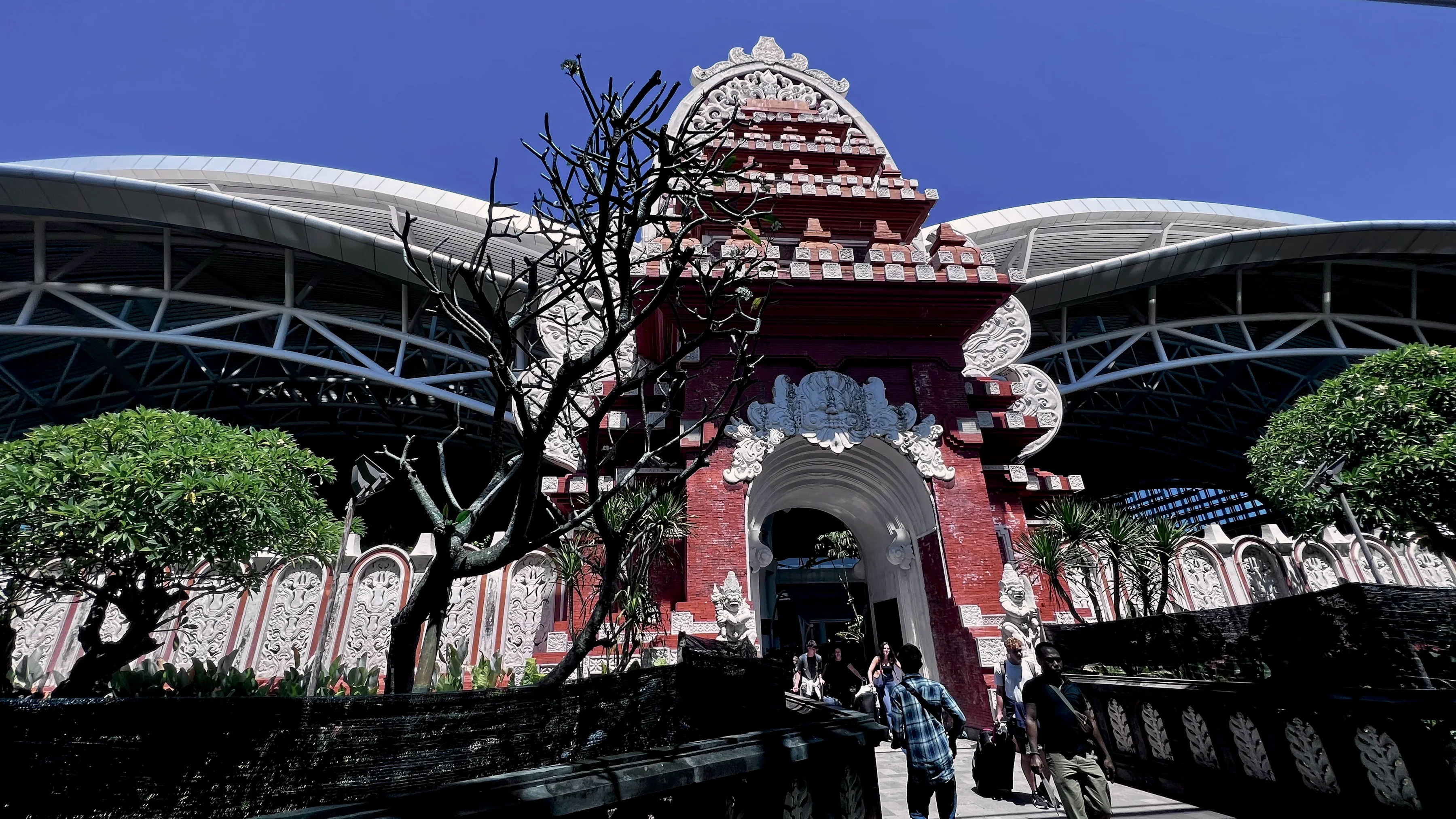 The Balinese gate at Ngurah Rai airport